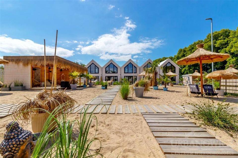 Lulu Holiday Resort Domki Z Podgrzewanym Basenem Мельно Экстерьер фото